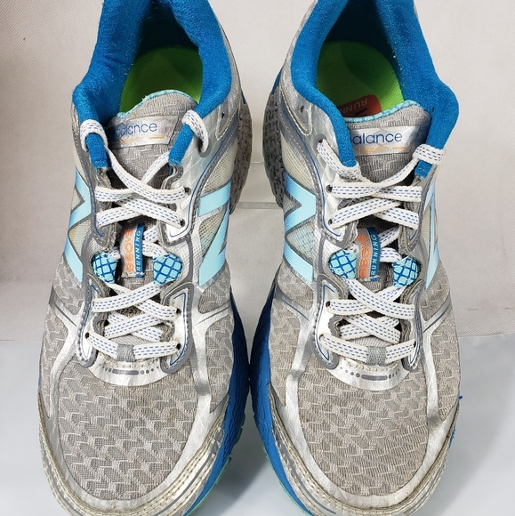 New Balance Women's Sz 8 Silver Blue Asym - Picture 2 of 6